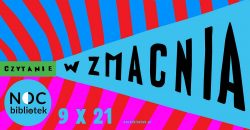 Plakat w różowe, czerwone i niebieskie pasy z czarnym napisem : czytanie wzmacnia.