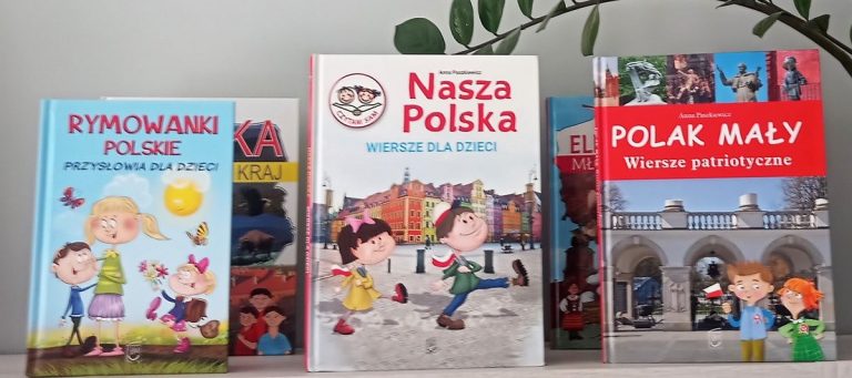 Ustawione książki o tematyce Polski.