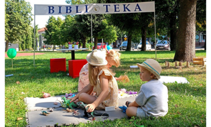 #3 z biblioteką w parku