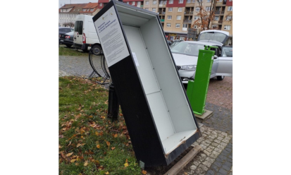 Demontaż szafy bookcrossingowej