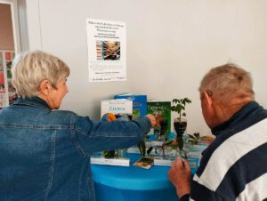 Na zdjęciu widzimy uczestników akcji Plantcrossing.