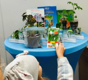 Na zdjęciu widzimy uczestników akcji Plantcrossing.