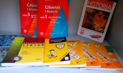 Bookcrossing w parku – weź, przeczytaj, podaj dalej!