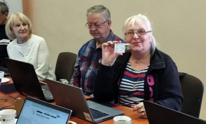 Biblioteka i e-usługi z seniorami