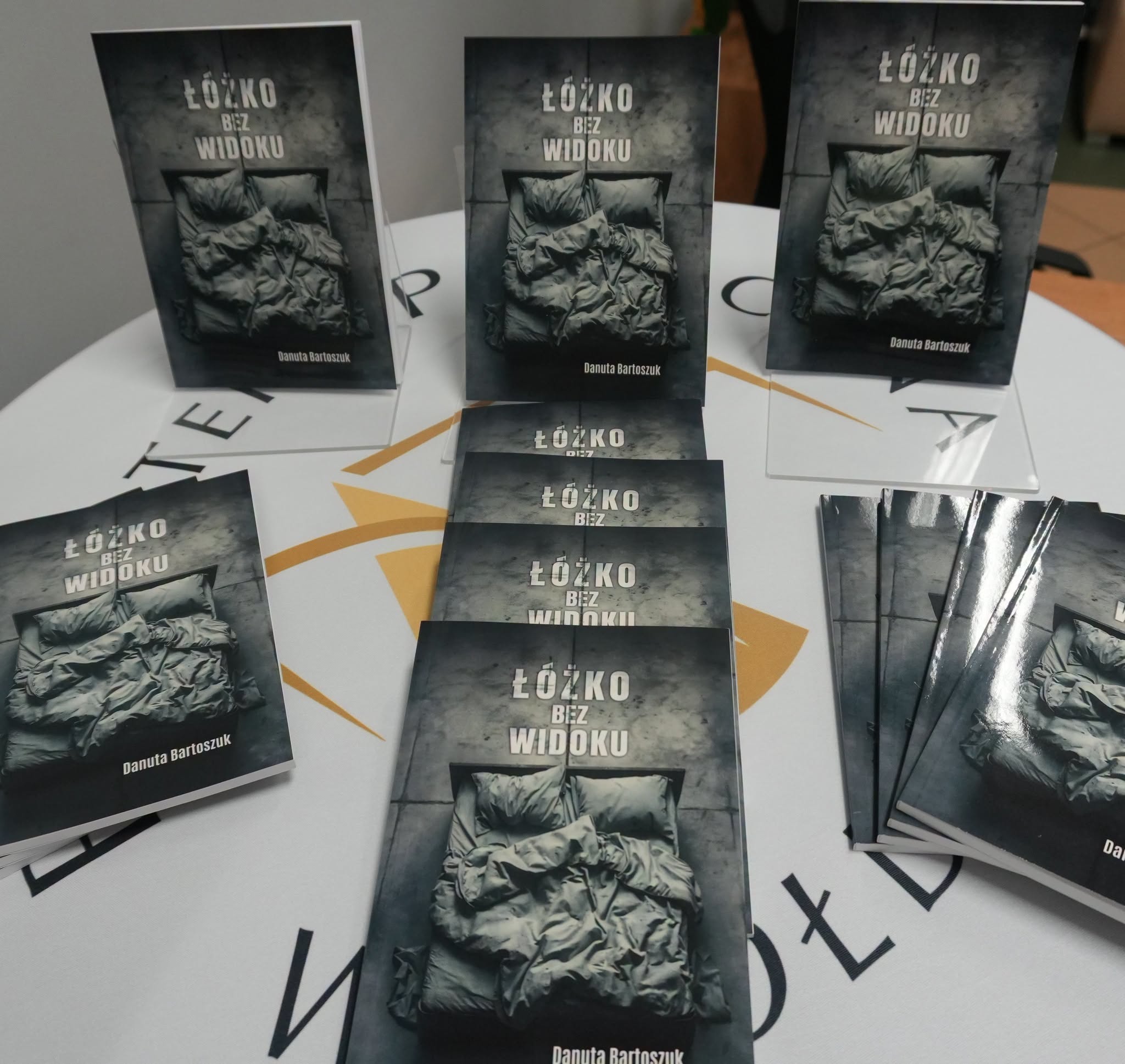 Między słowami a emocjami – promocja tomiku „Łóżko bez widoku”