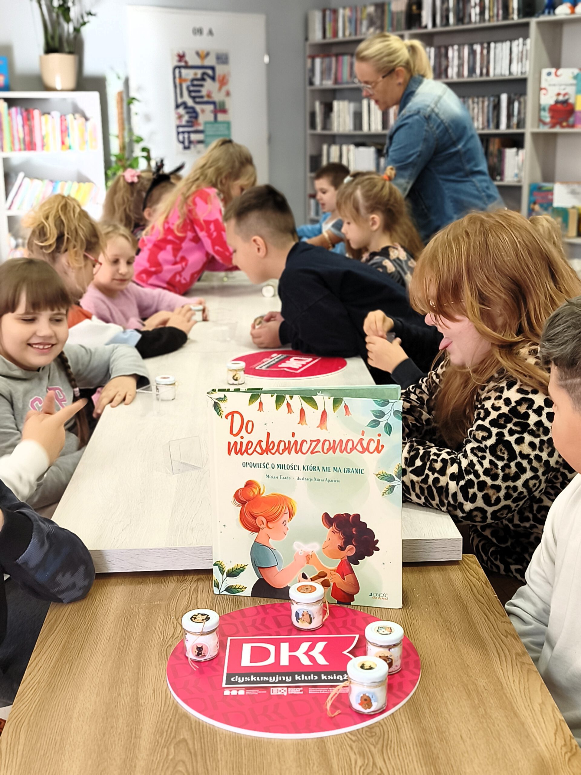🕯️📖 KSIĄŻKA, ŚWIECE I WSPÓLNE CHWILE