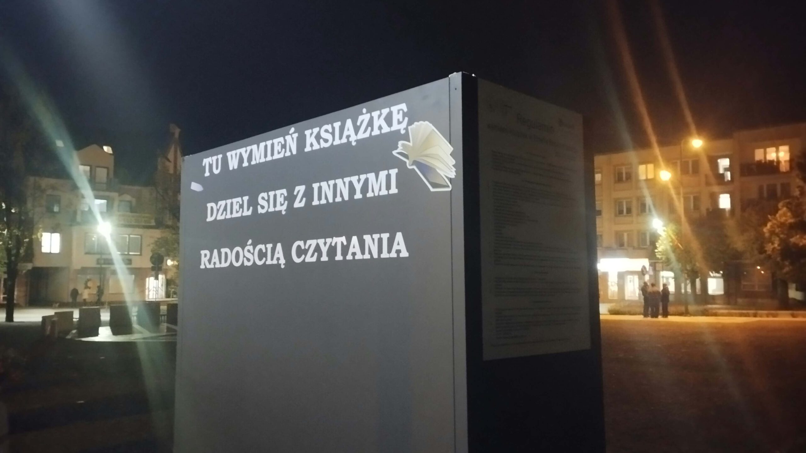 🍂📚 A co zrobić, gdy październik zaskakuje nas zmienną pogodą? 🌦️